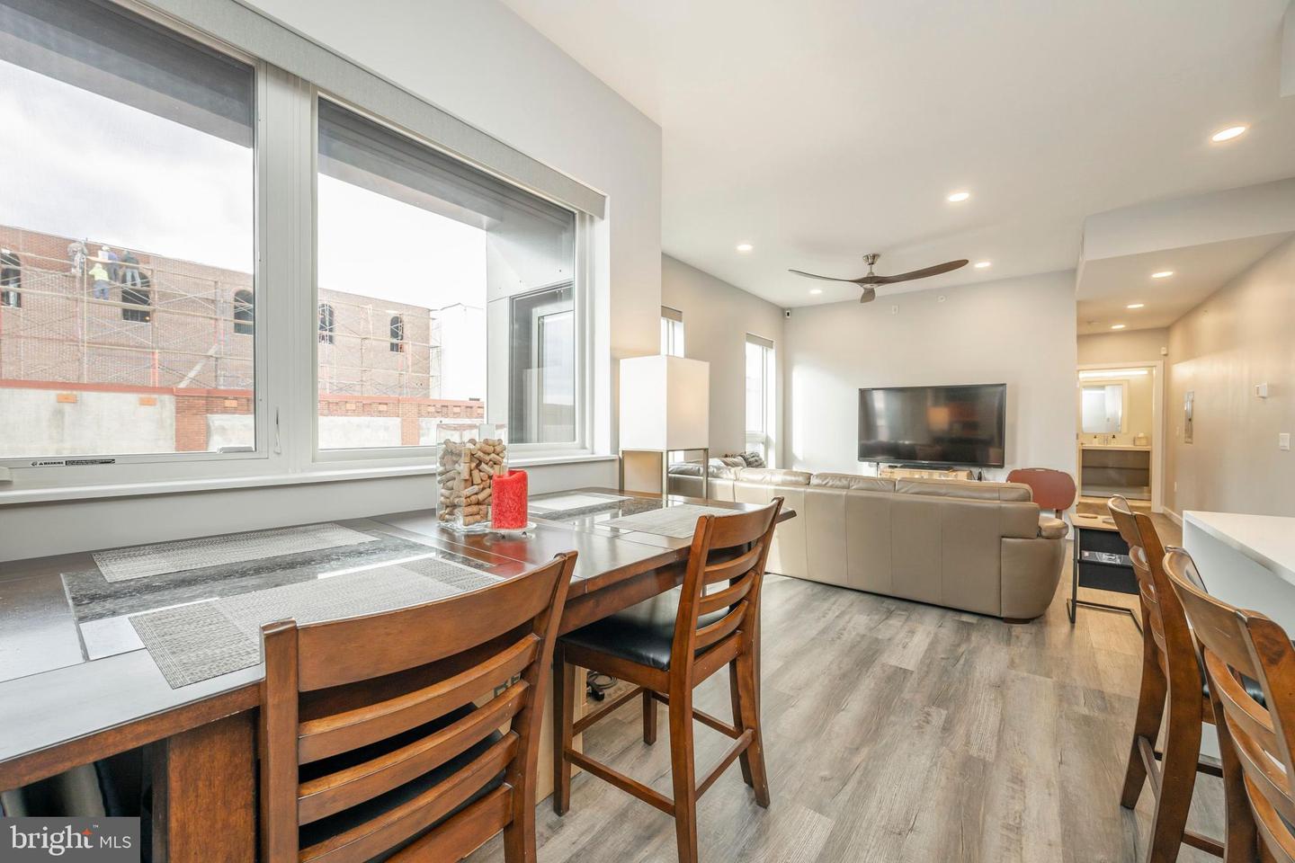 1501 N 31st St #ph3 Property Photo 5