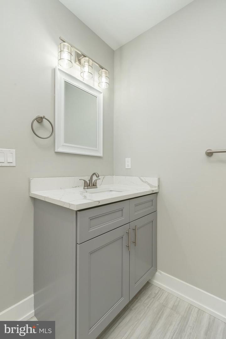 1309 S 52nd St #2 Property Photo 13