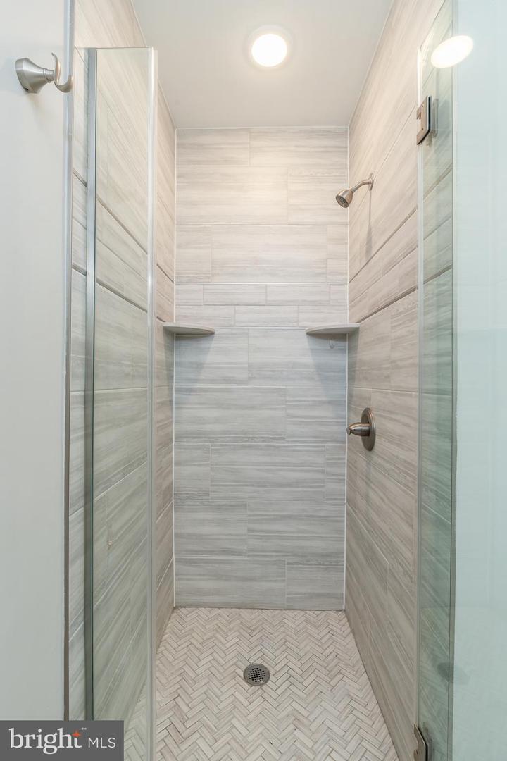 1309 S 52nd St #2 Property Photo 14