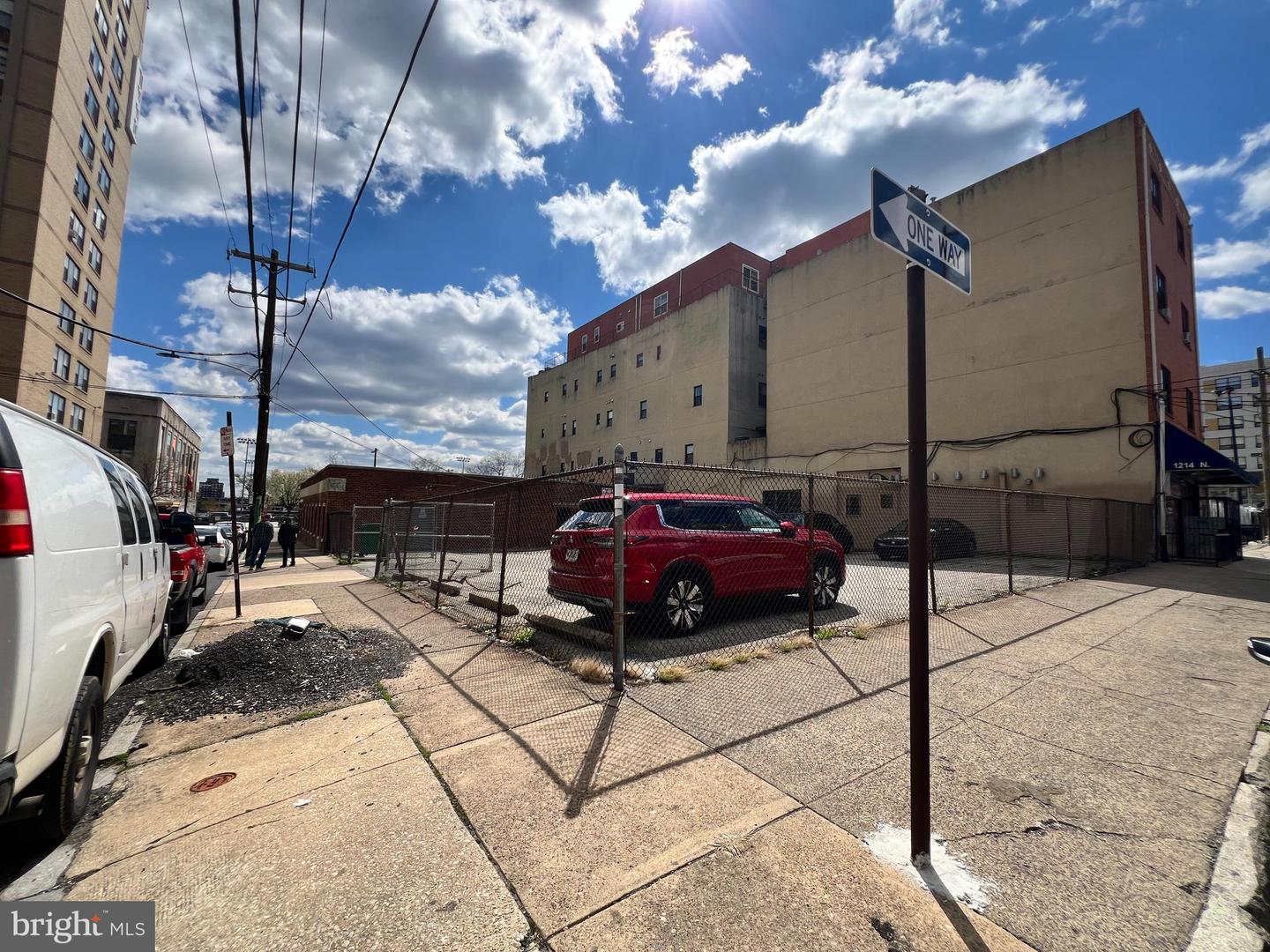 1216-18 N Broad St Property Photo 4