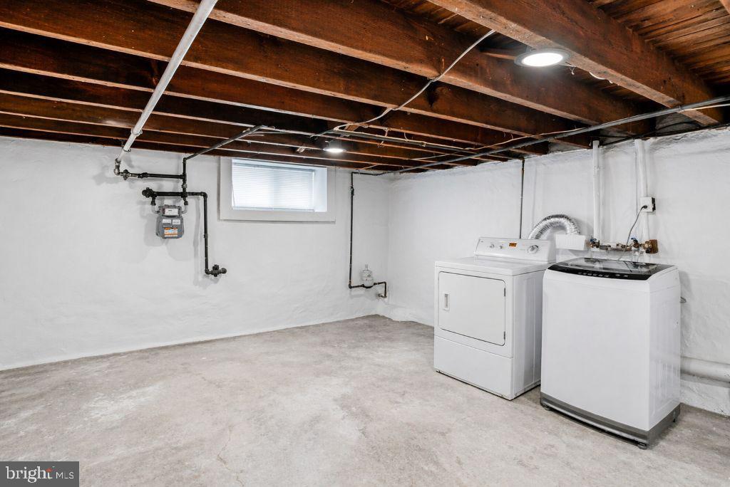 2545 S Marshall St Property Photo 12