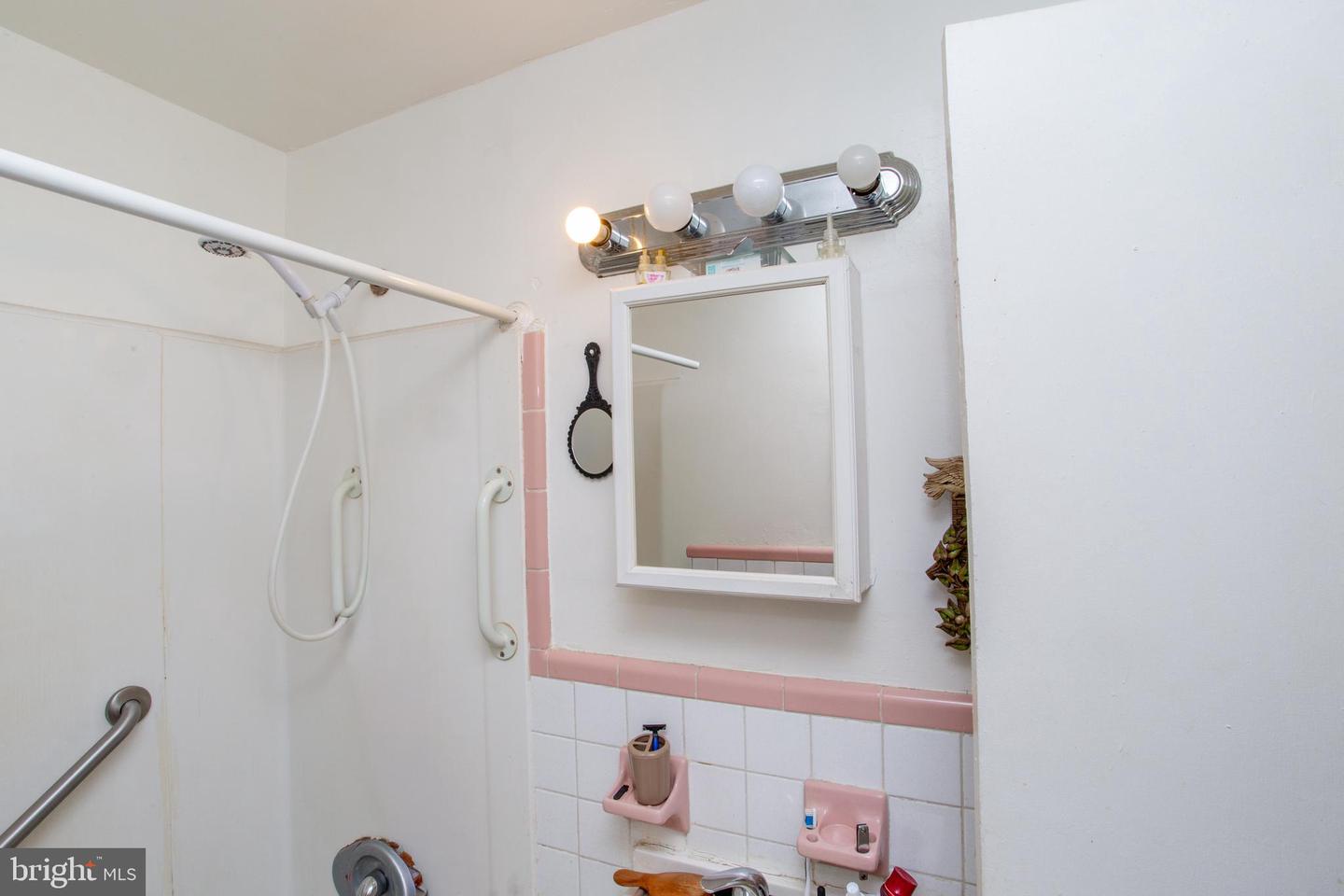6365 Edmund St Property Photo 17