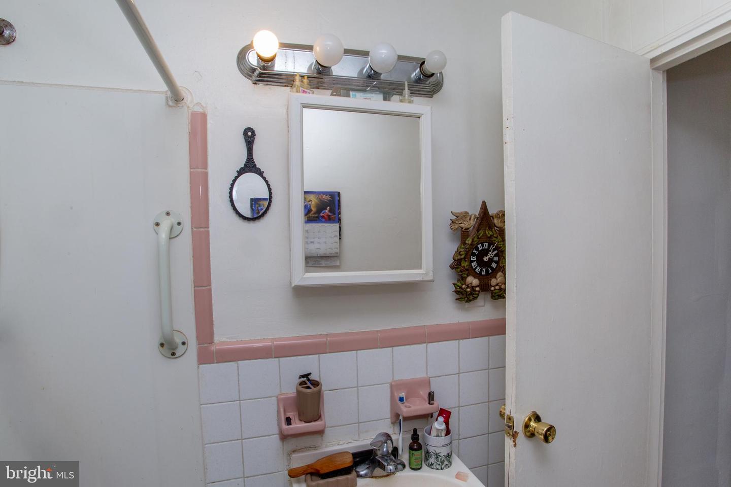 6365 Edmund St Property Photo 18