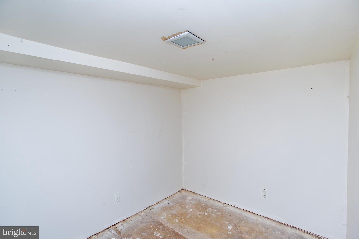 6365 Edmund St Property Photo 34
