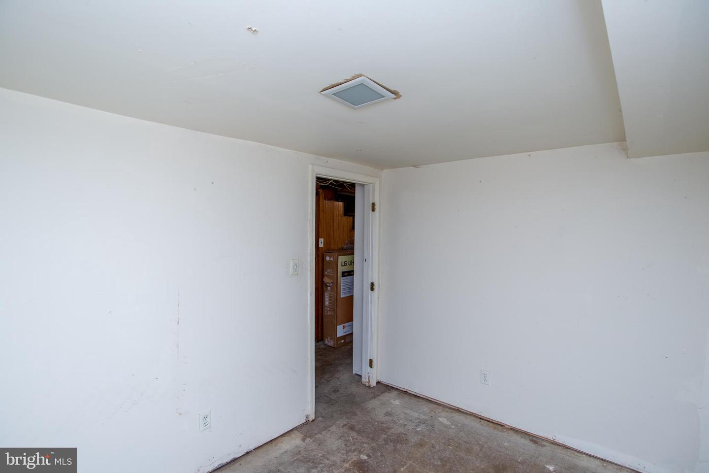 6365 Edmund St Property Photo 35