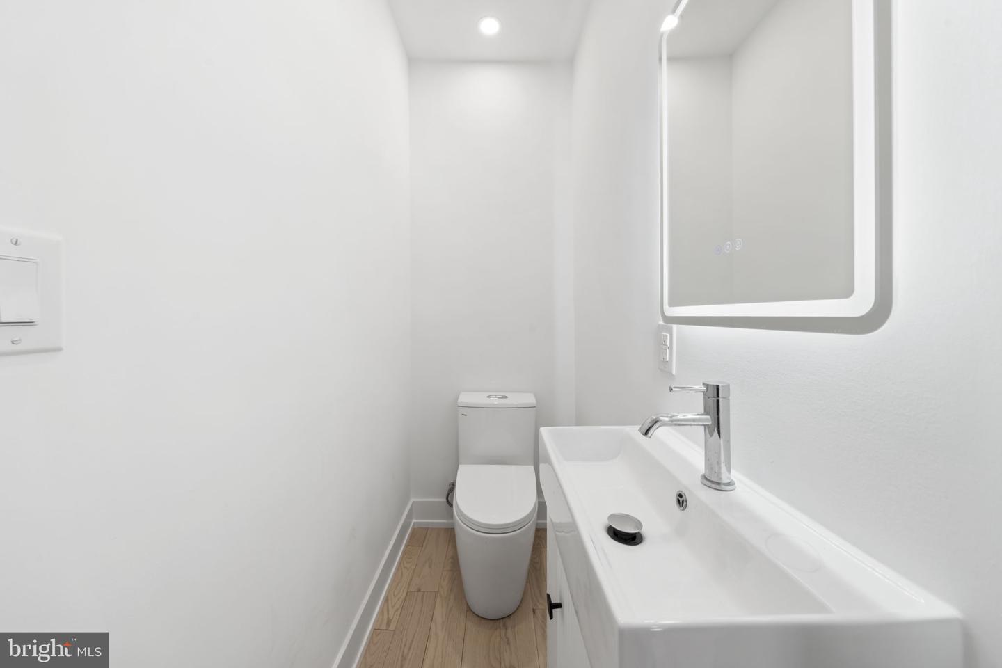 2552 E Somerset St Property Photo 15
