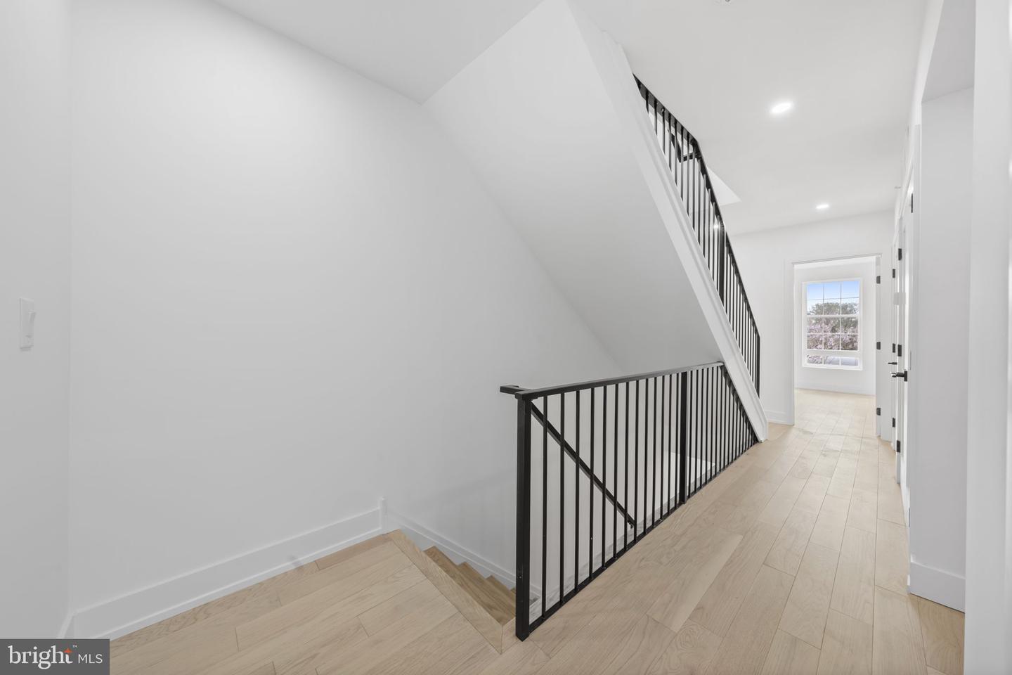 2552 E Somerset St Property Photo 42