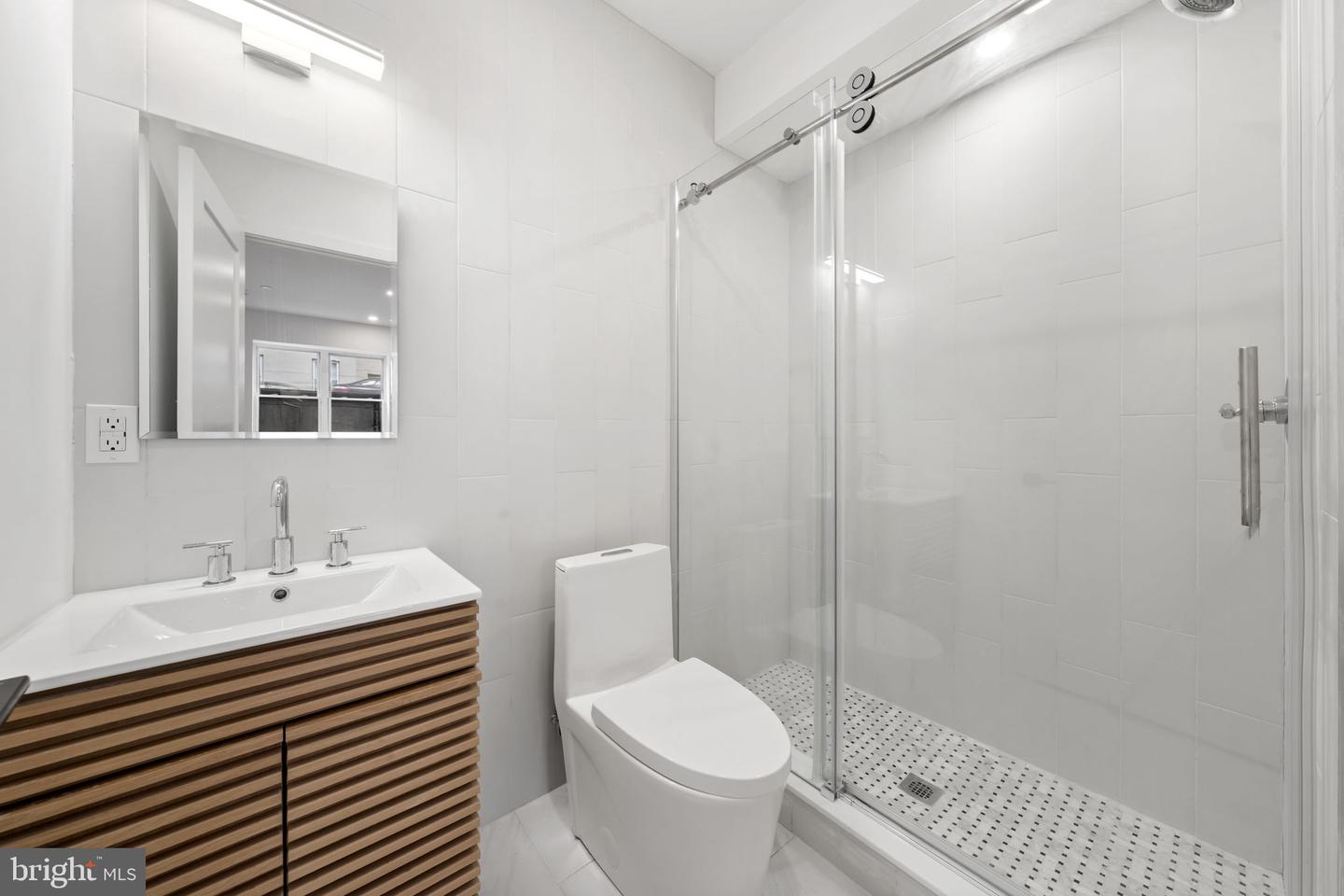 2552 E Somerset St Property Photo 54