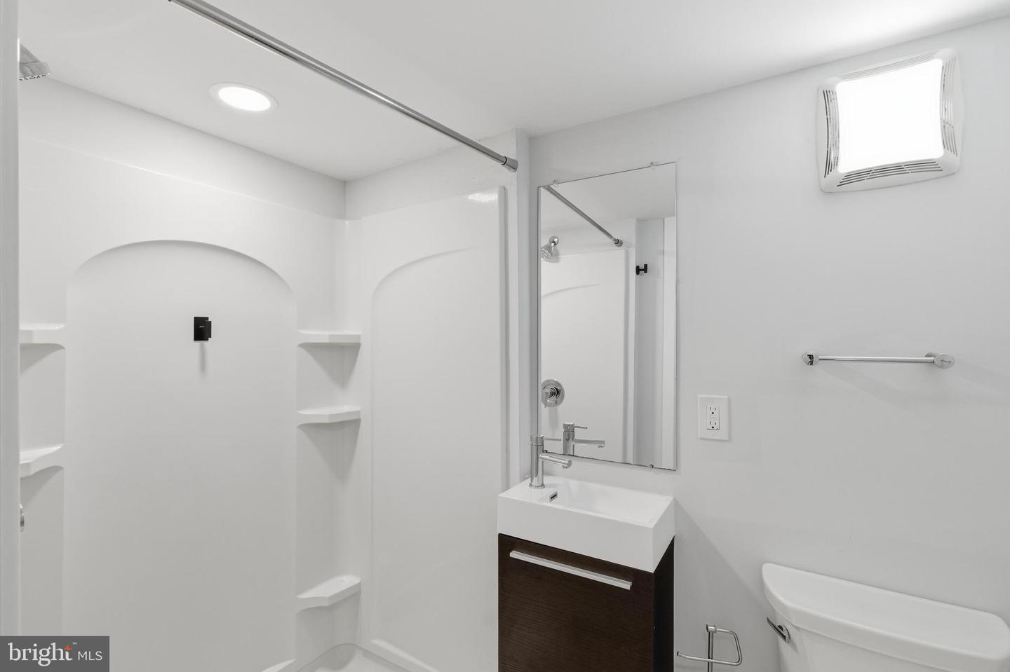 1448 N Myrtlewood St Property Photo 16