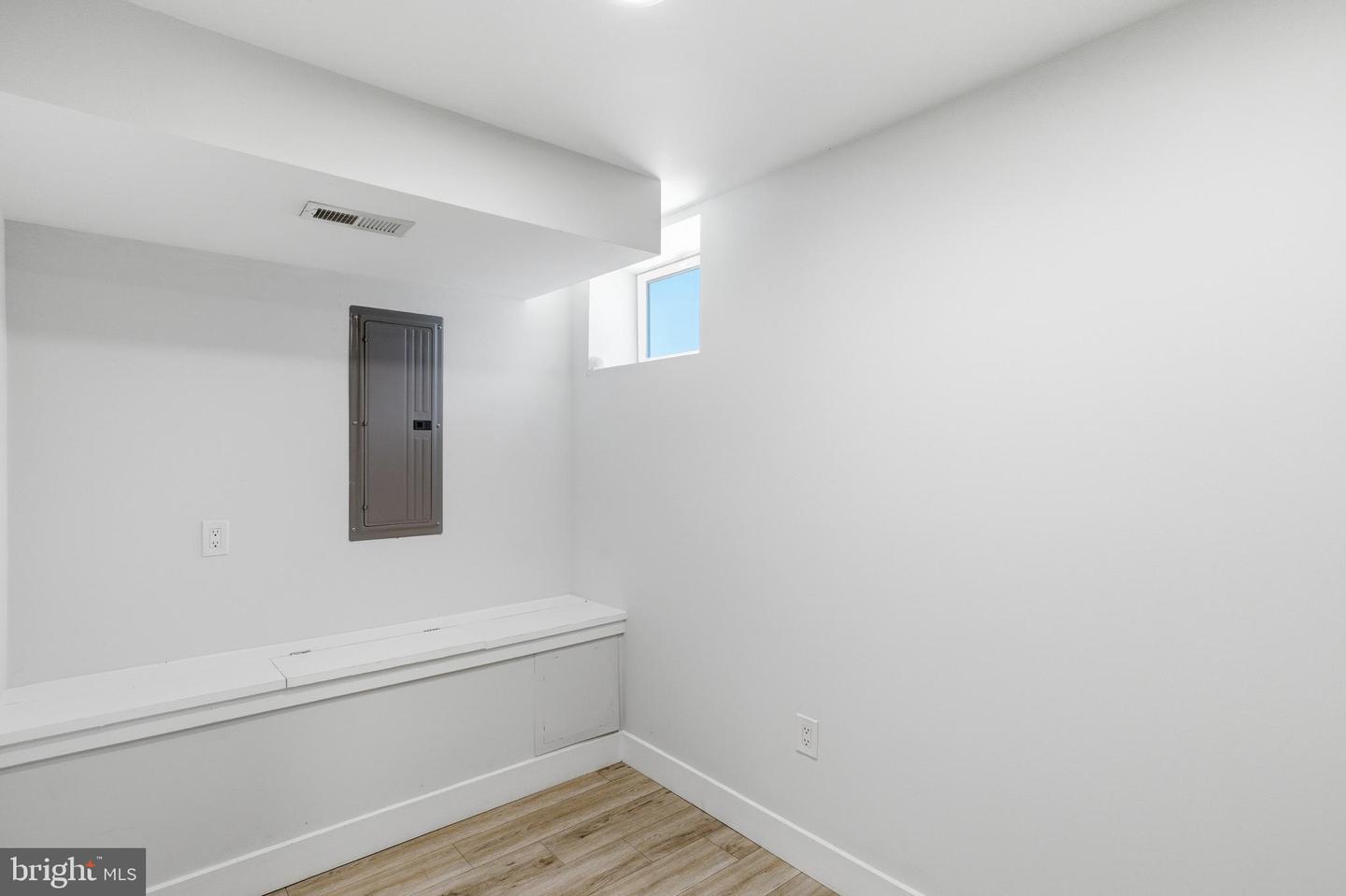 1448 N Myrtlewood St Property Photo 17