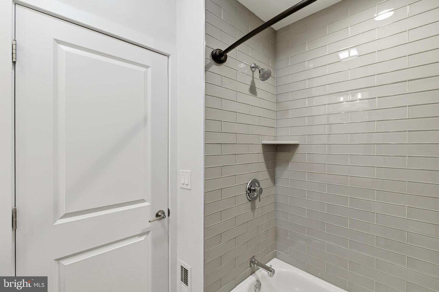 1448 N Myrtlewood St Property Photo 22