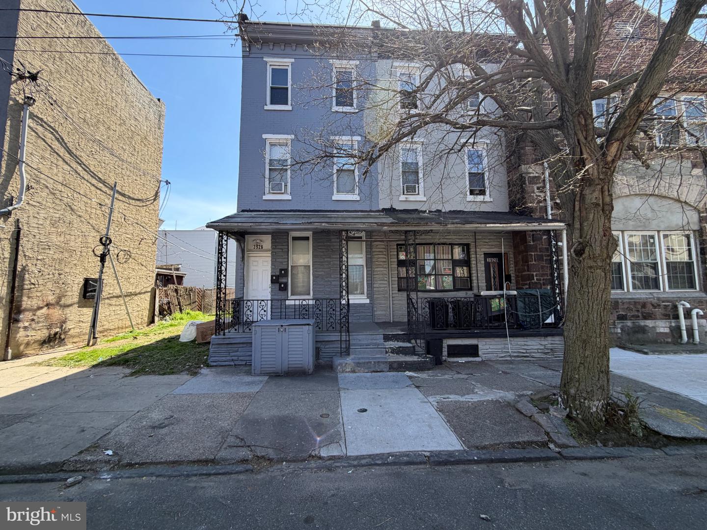 3926 FAIRMOUNT AVE Property Photo 1