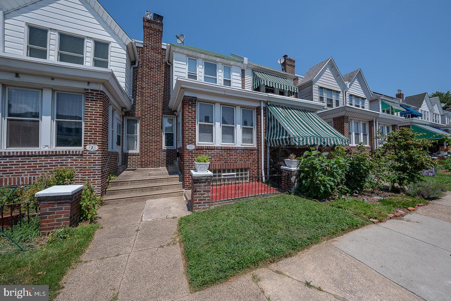 628 GERHARD ST Property Photo 1