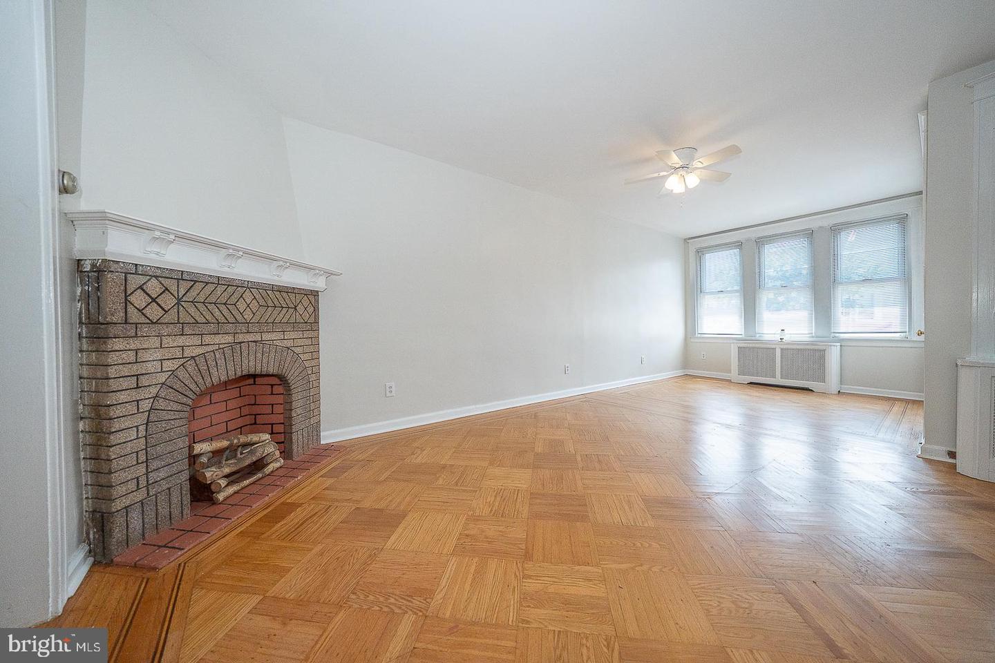 628 Gerhard St Property Photo 7