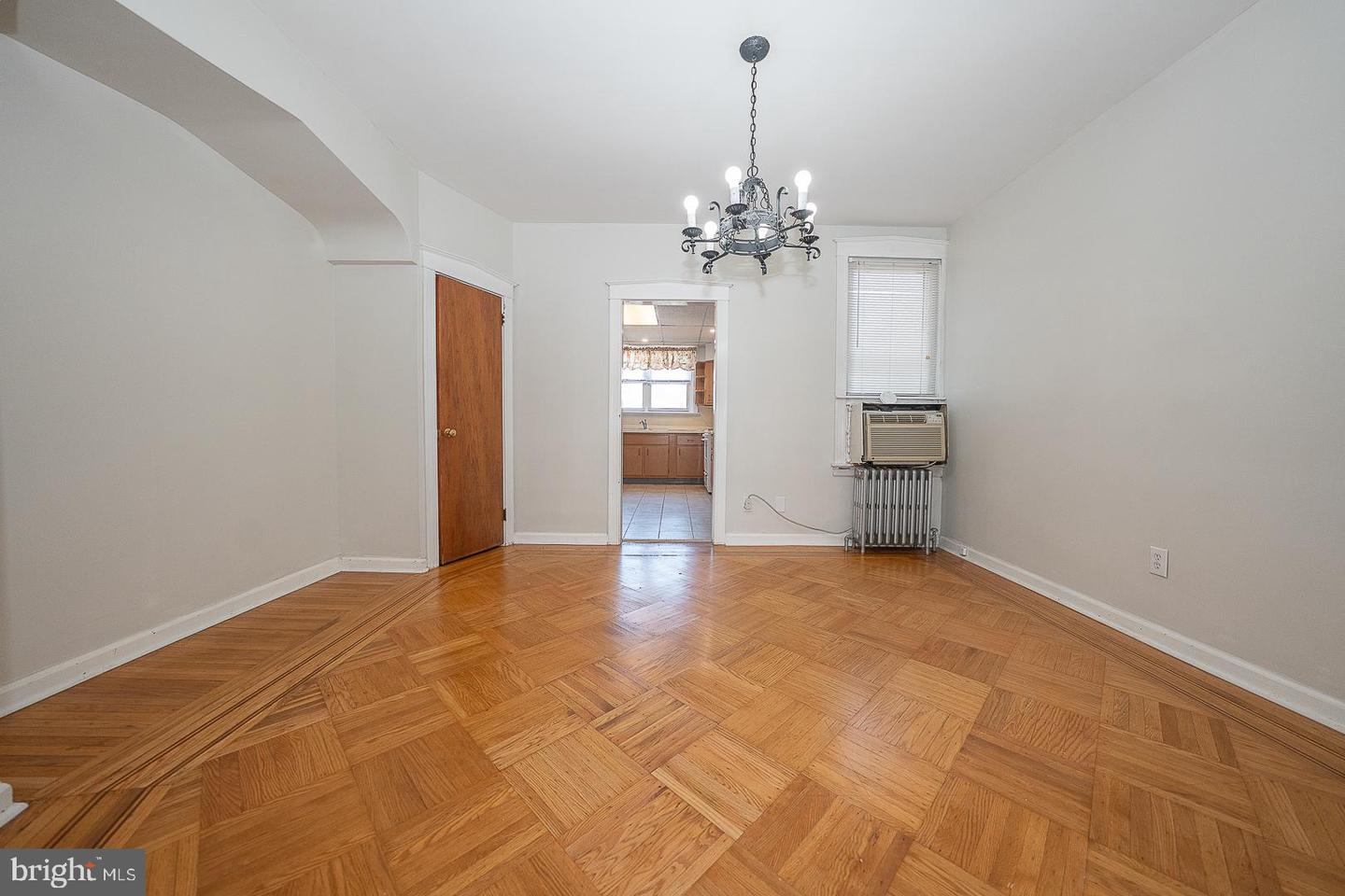 628 Gerhard St Property Photo 11