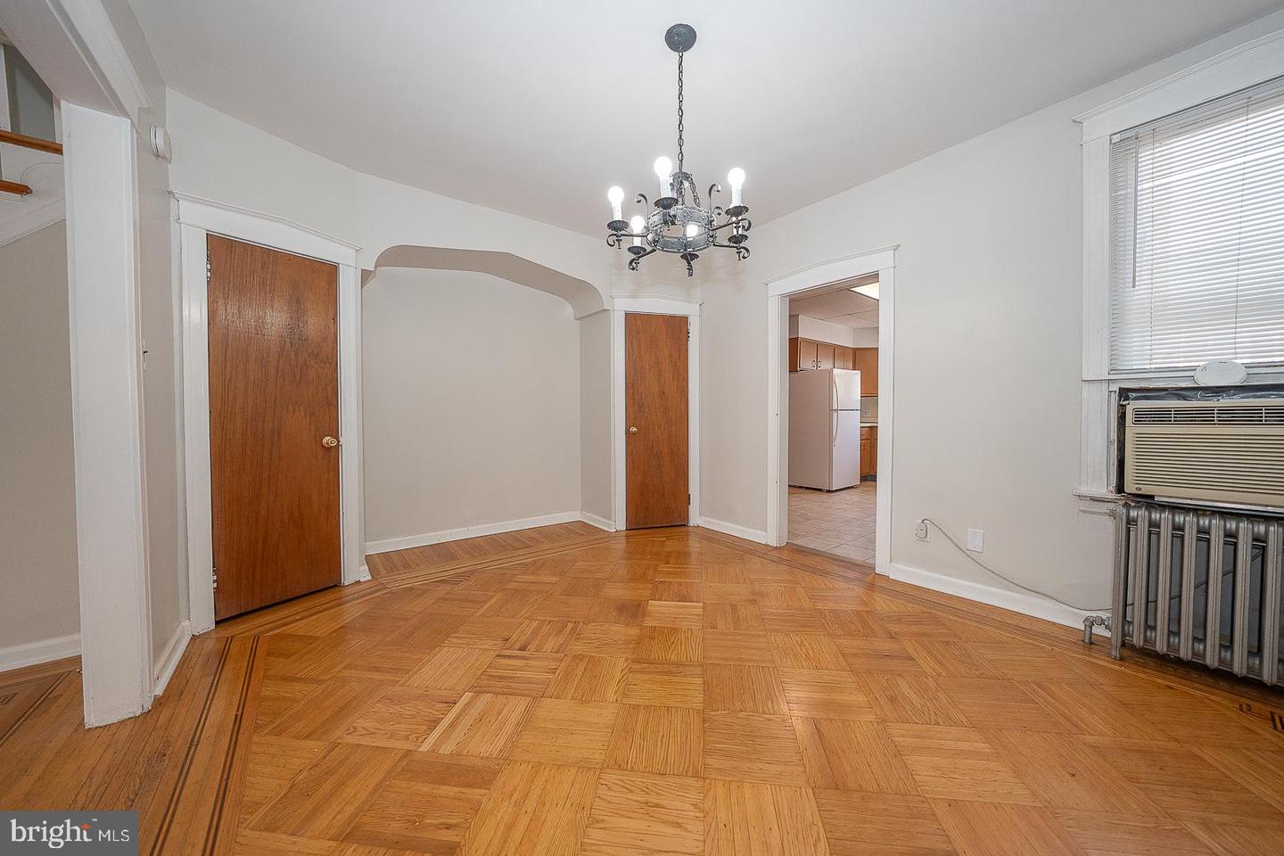 628 Gerhard St Property Photo 12