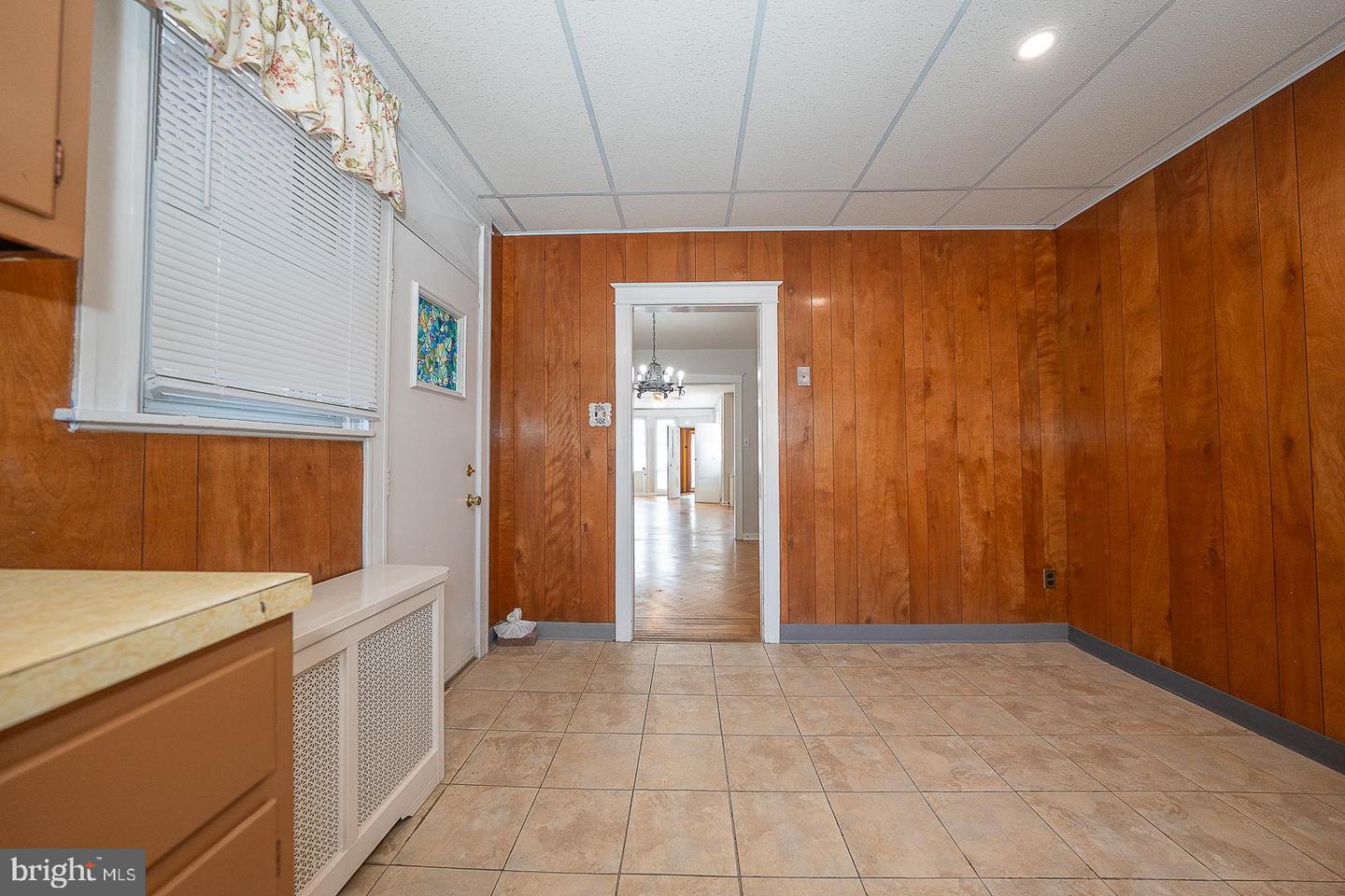 628 Gerhard St Property Photo 15