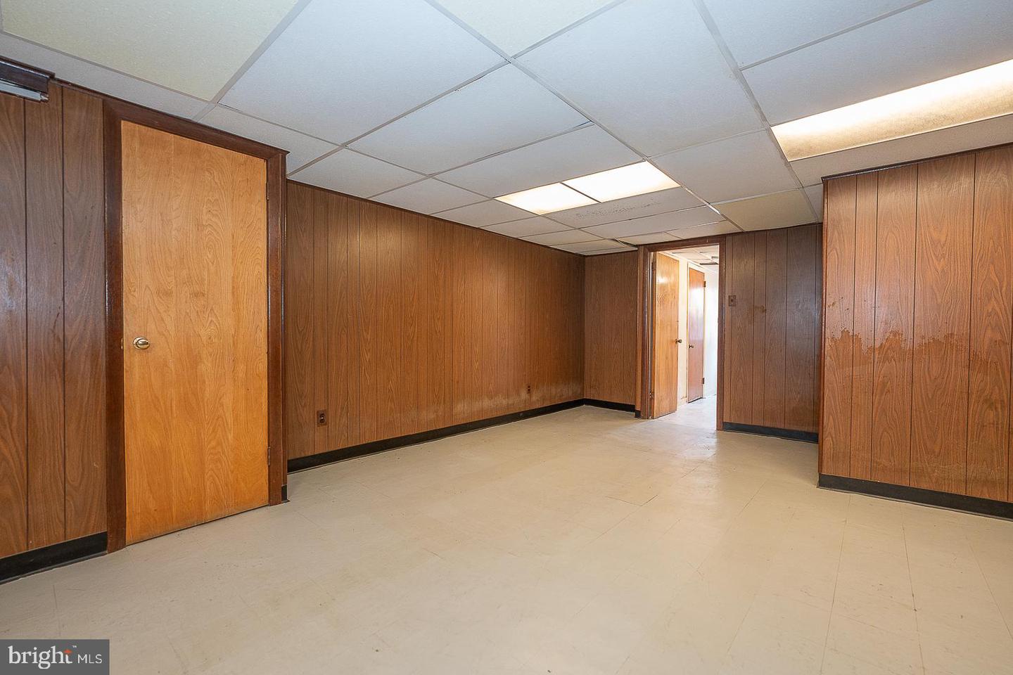 628 Gerhard St Property Photo 25