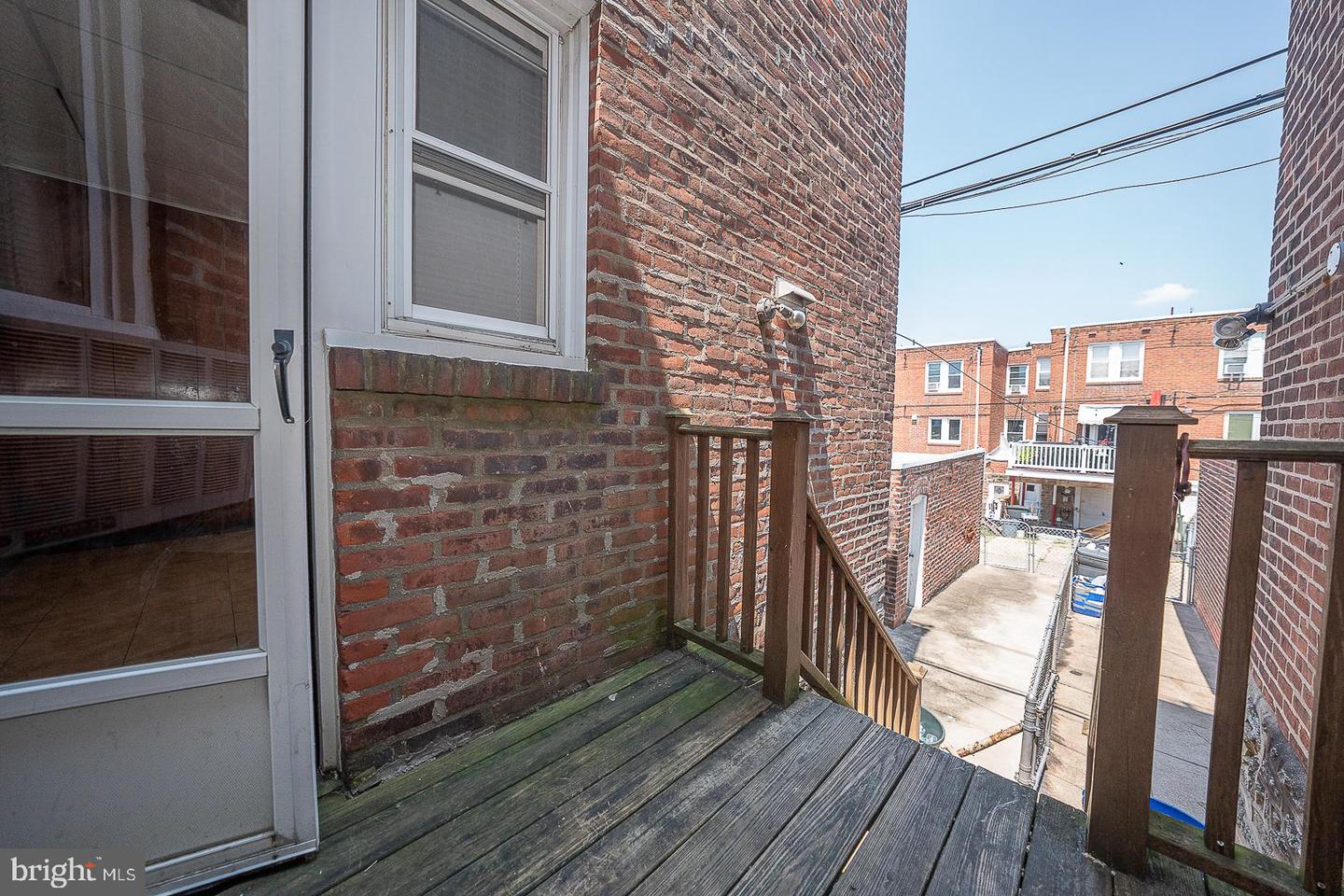 628 Gerhard St Property Photo 28