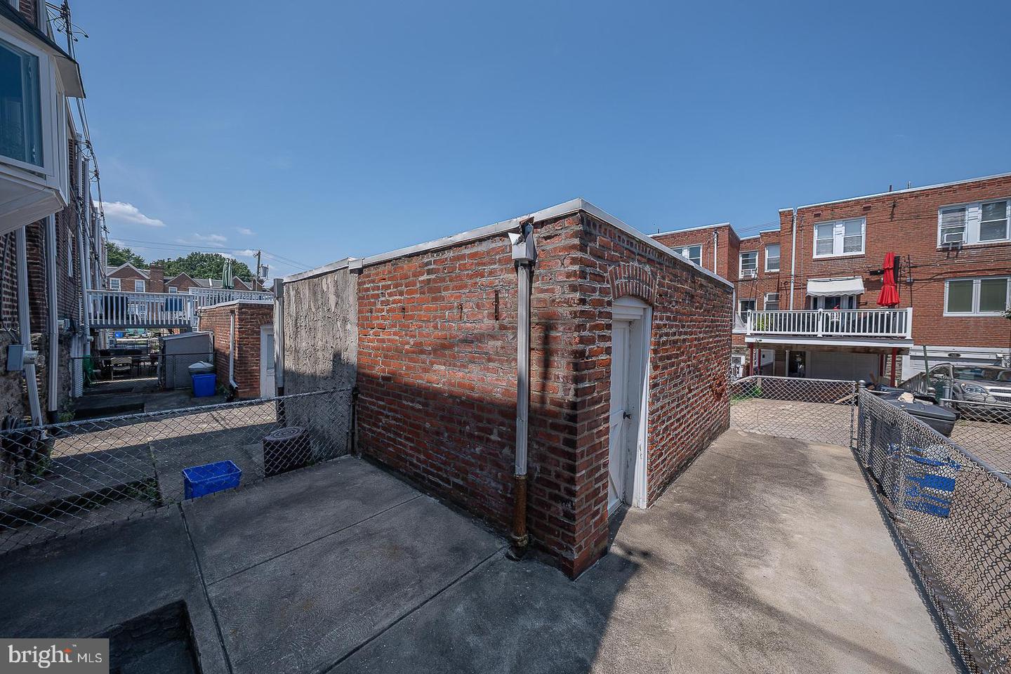 628 Gerhard St Property Photo 29