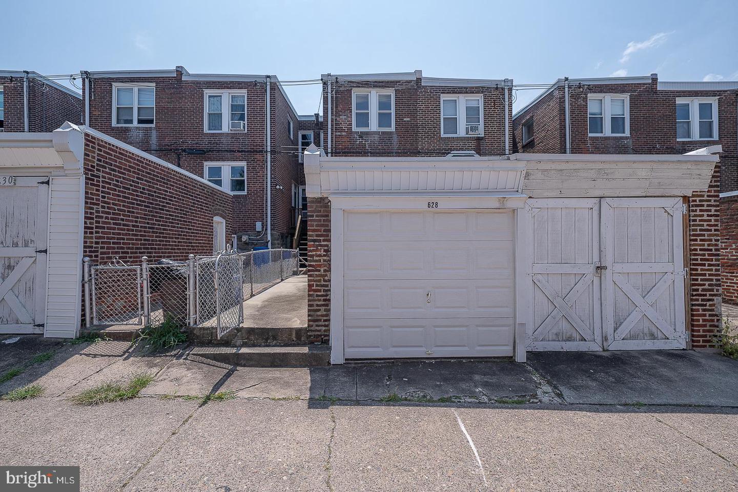 628 Gerhard St Property Photo 30