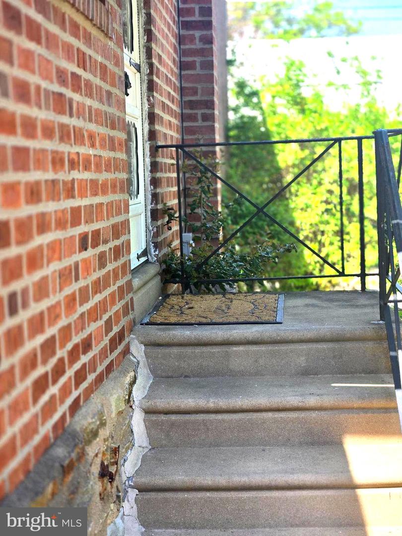 7382 Shelbourne St Property Photo 7