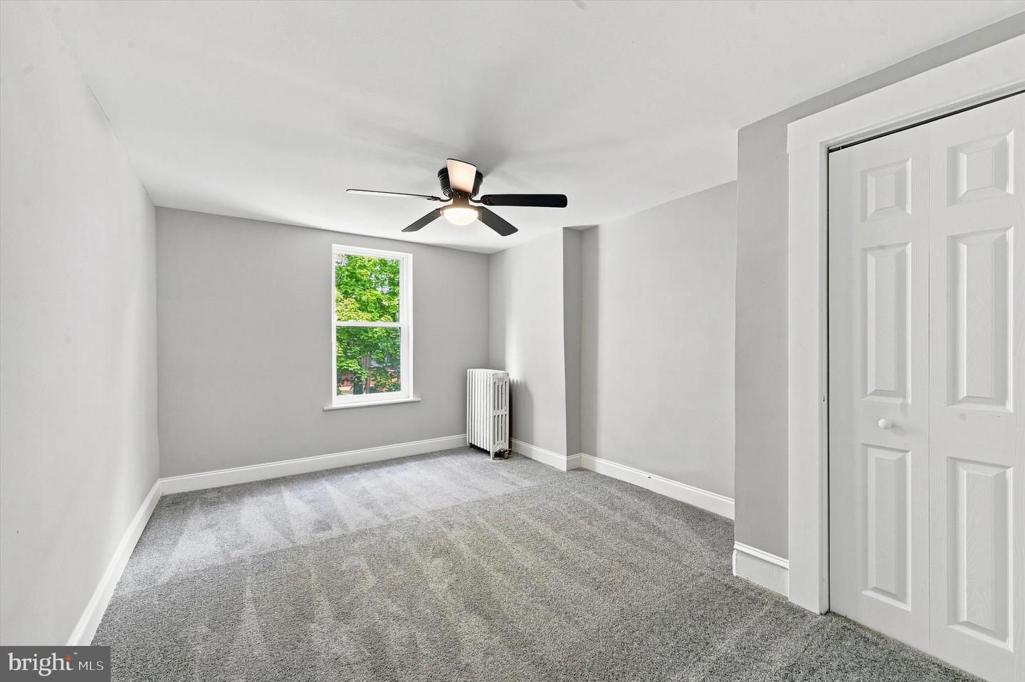 427 E Sharpnack St Property Photo 14