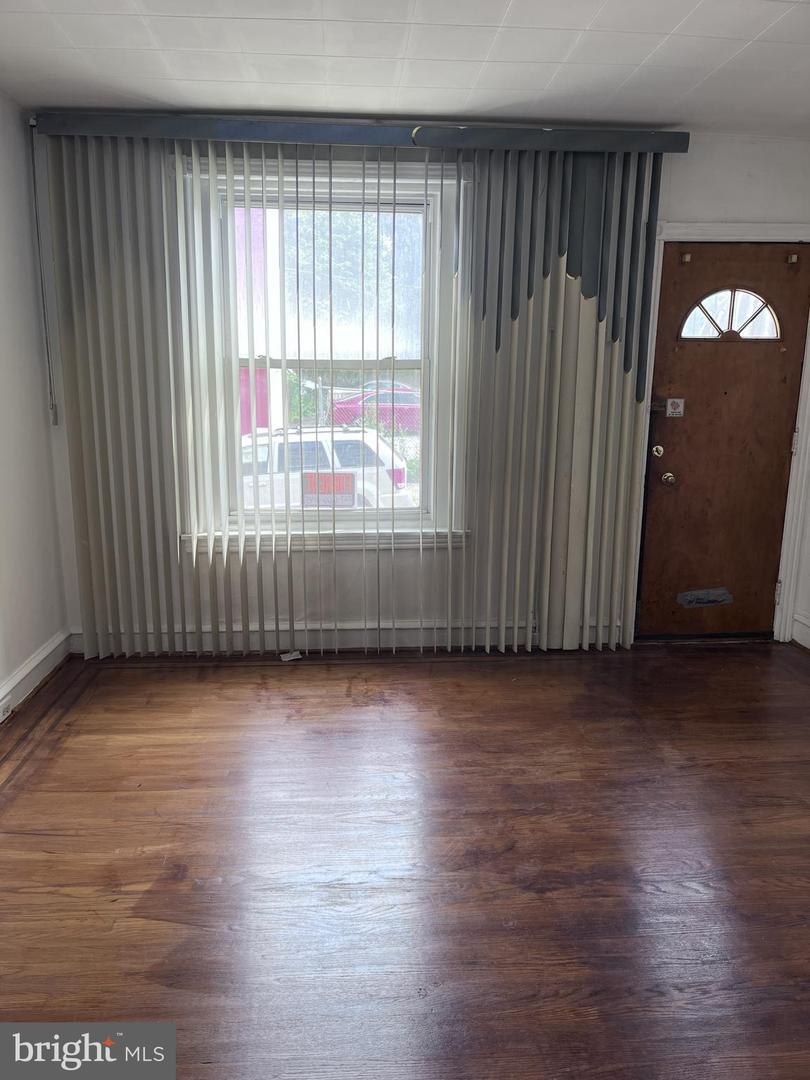 1643 W Toronto St Property Photo 1