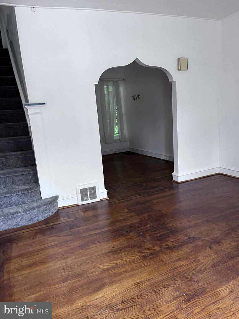 1643 W Toronto St Property Photo 2