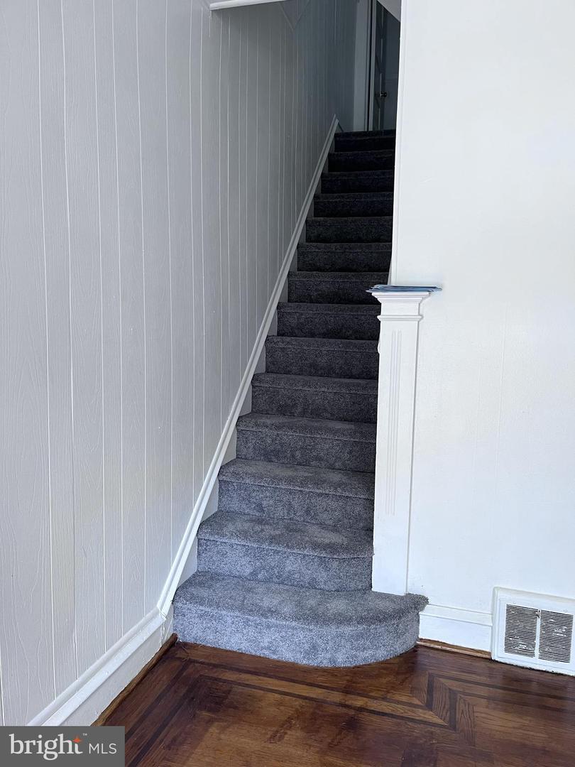 1643 W Toronto St Property Photo 3