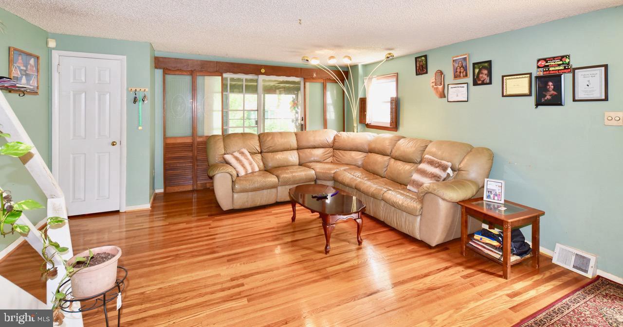 2851 Welsh Rd Property Photo 8