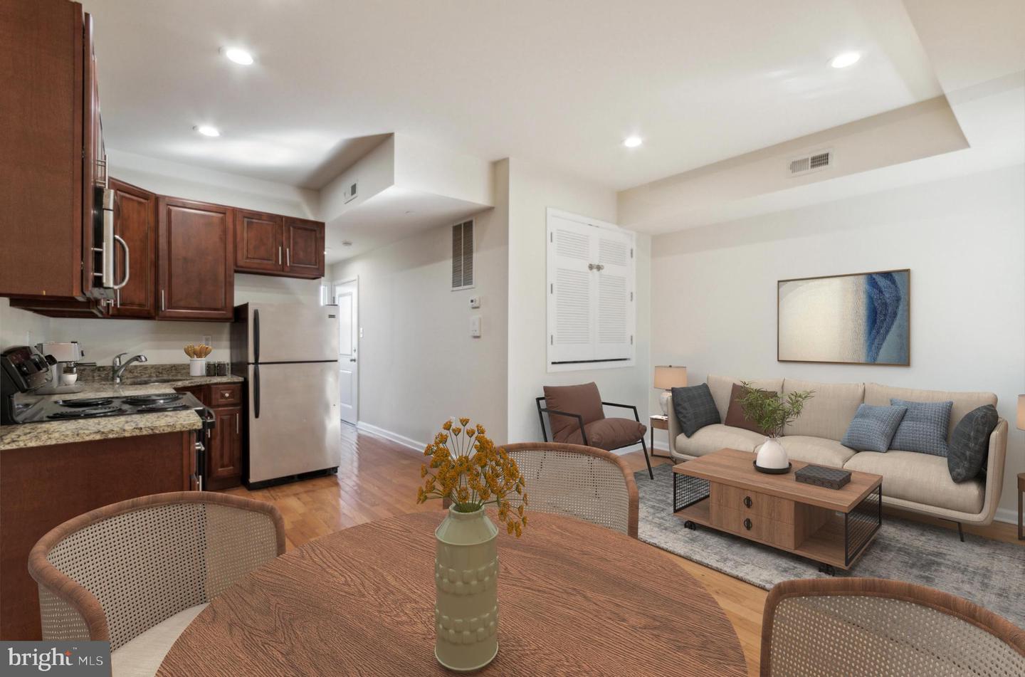 1516 W DIAMOND ST #D Property Photo 1