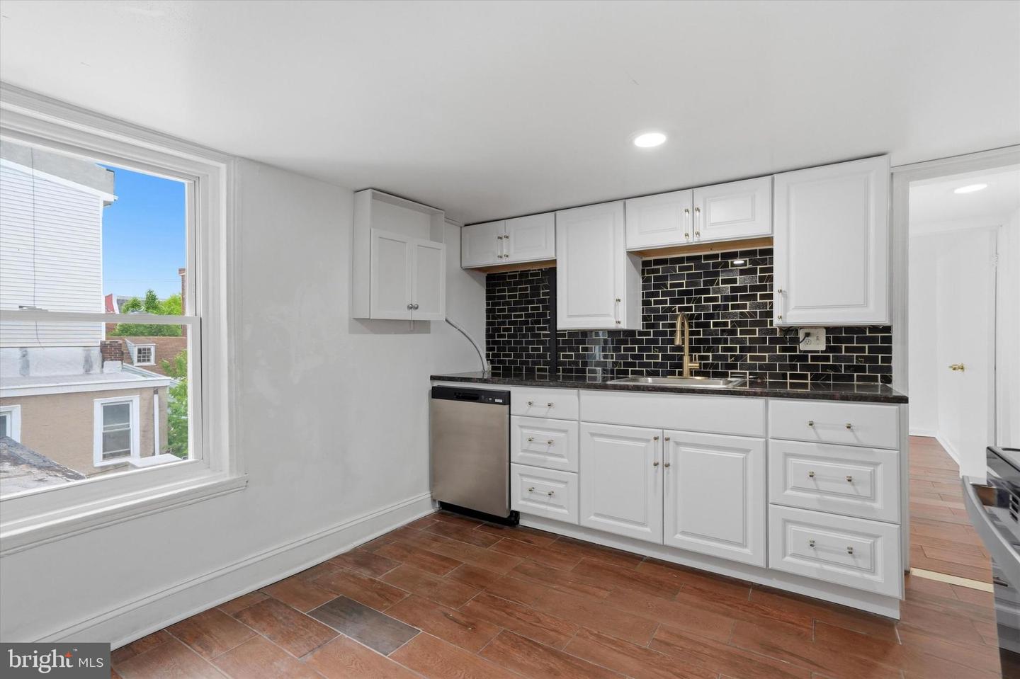 250 E Girard Ave #2 Property Photo 2