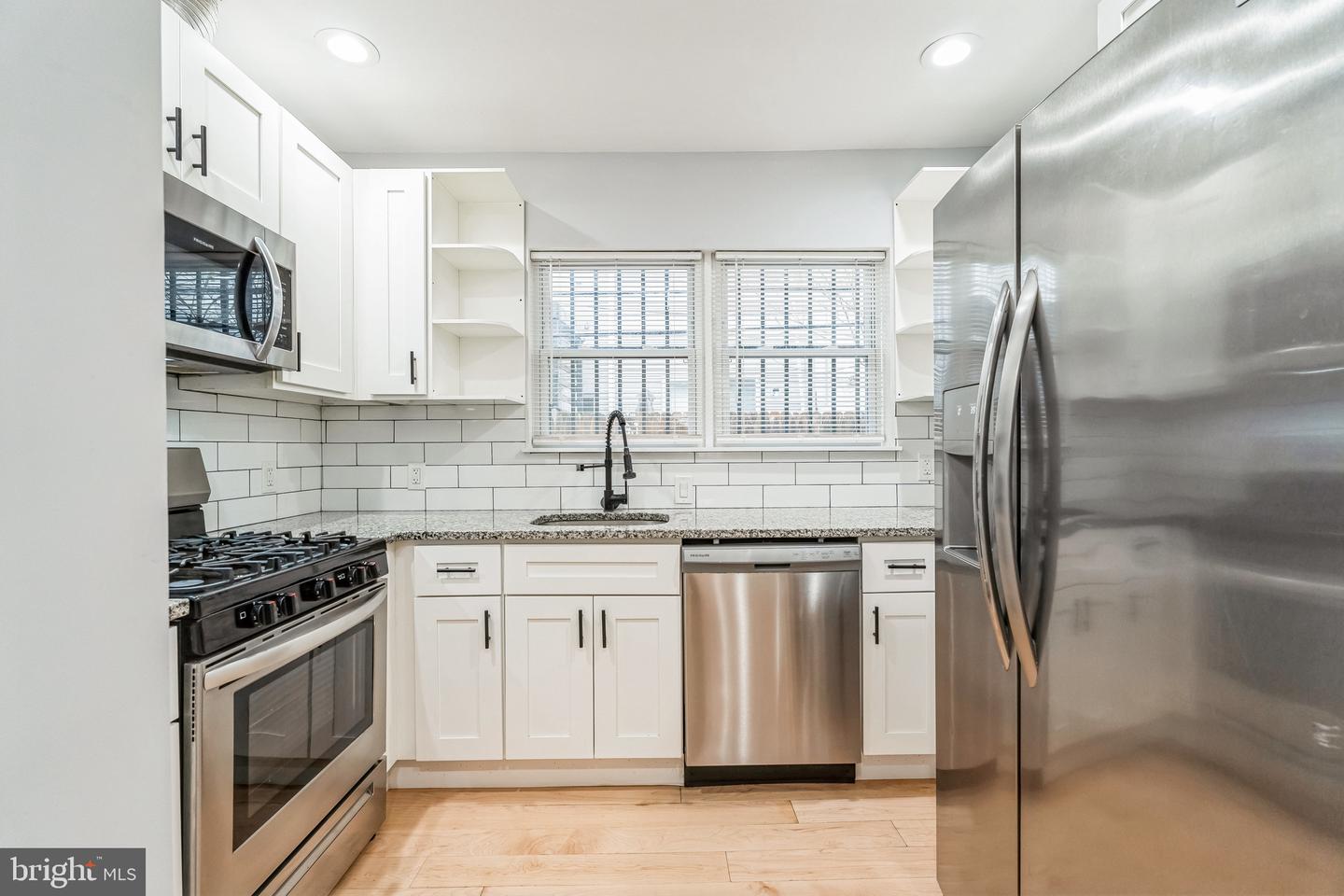 2317 Moore St Property Photo 15