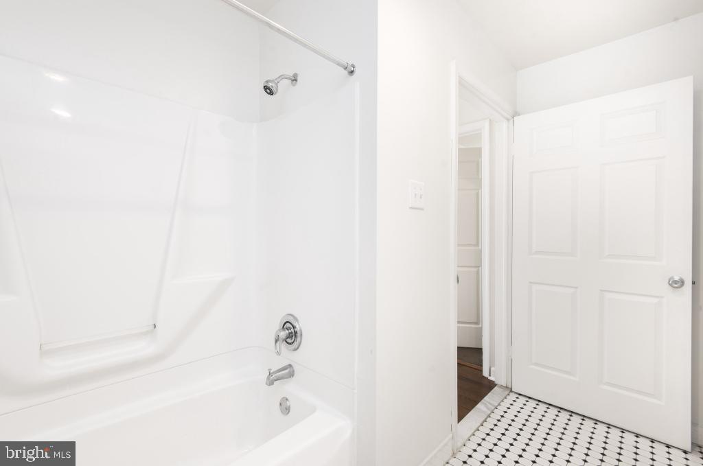 1220-24 Sansom St #4s Property Photo 12