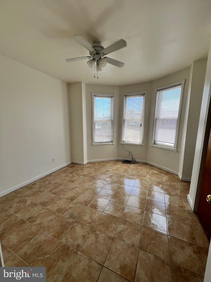 2970 Aramingo Ave Property Photo 4