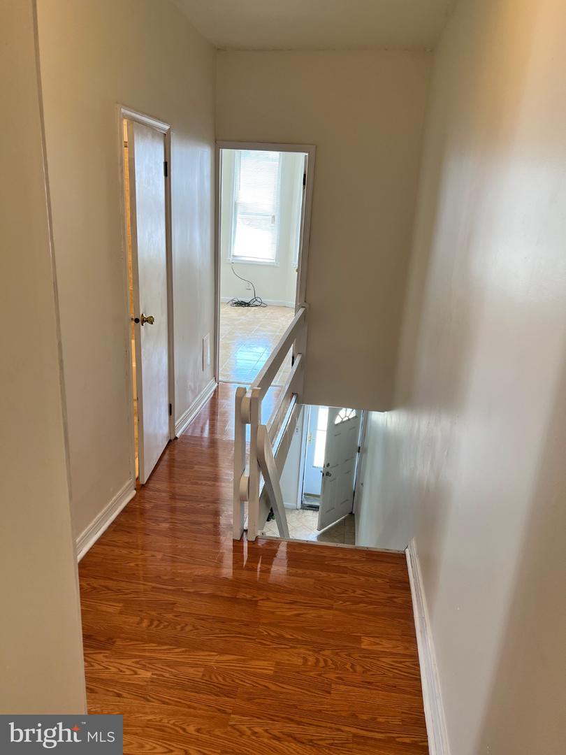 2970 Aramingo Ave Property Photo 5