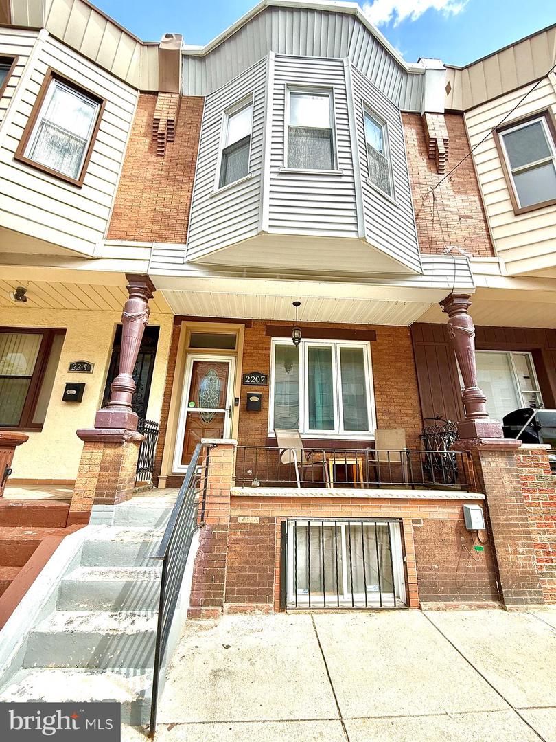 2207 S Hemberger St Property Photo 1