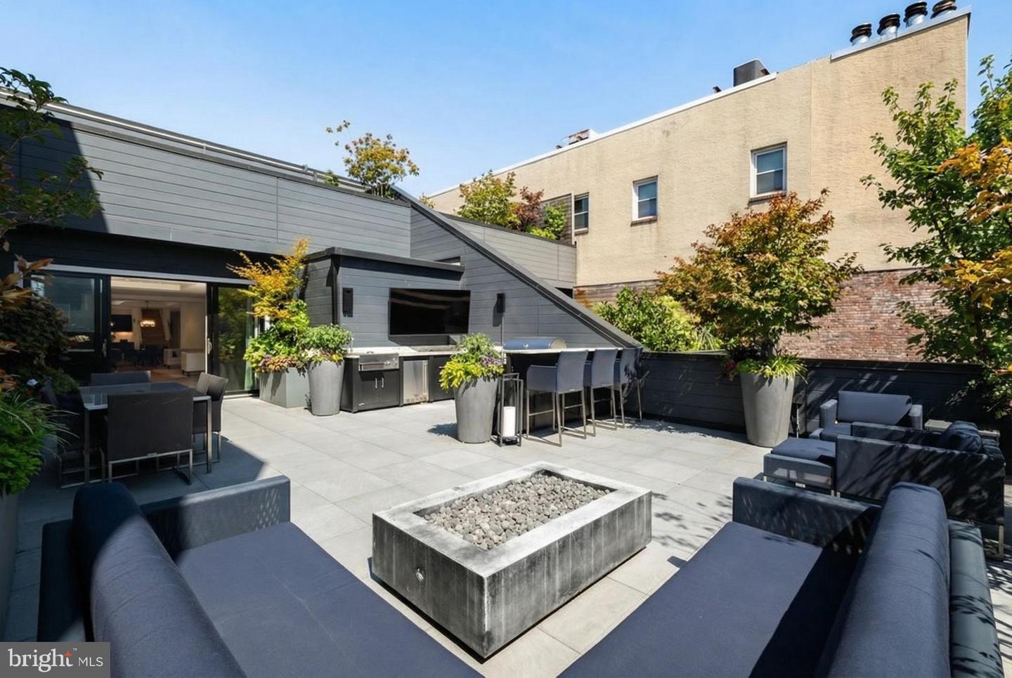 113-115 Arch St #penthouse 2 Property Photo 5