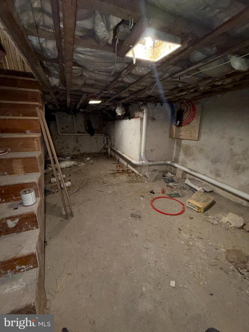 1846 E Monmouth St Property Photo 13