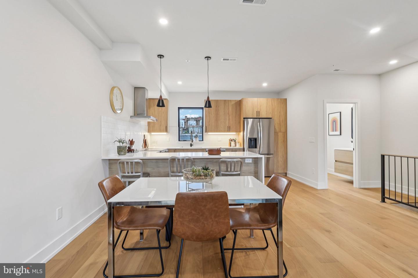3411 W Lippincott St Property Photo 6