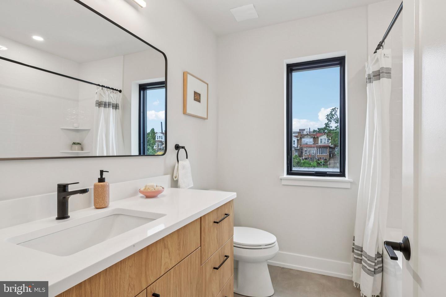 3411 W Lippincott St Property Photo 15
