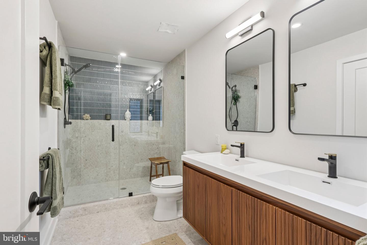 3411 W Lippincott St Property Photo 25