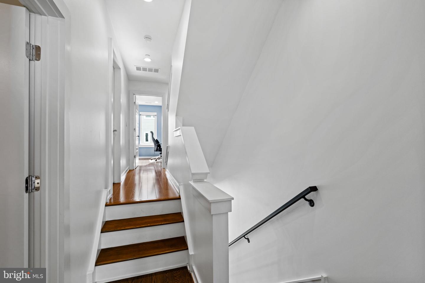418 Wallace St Property Photo 12