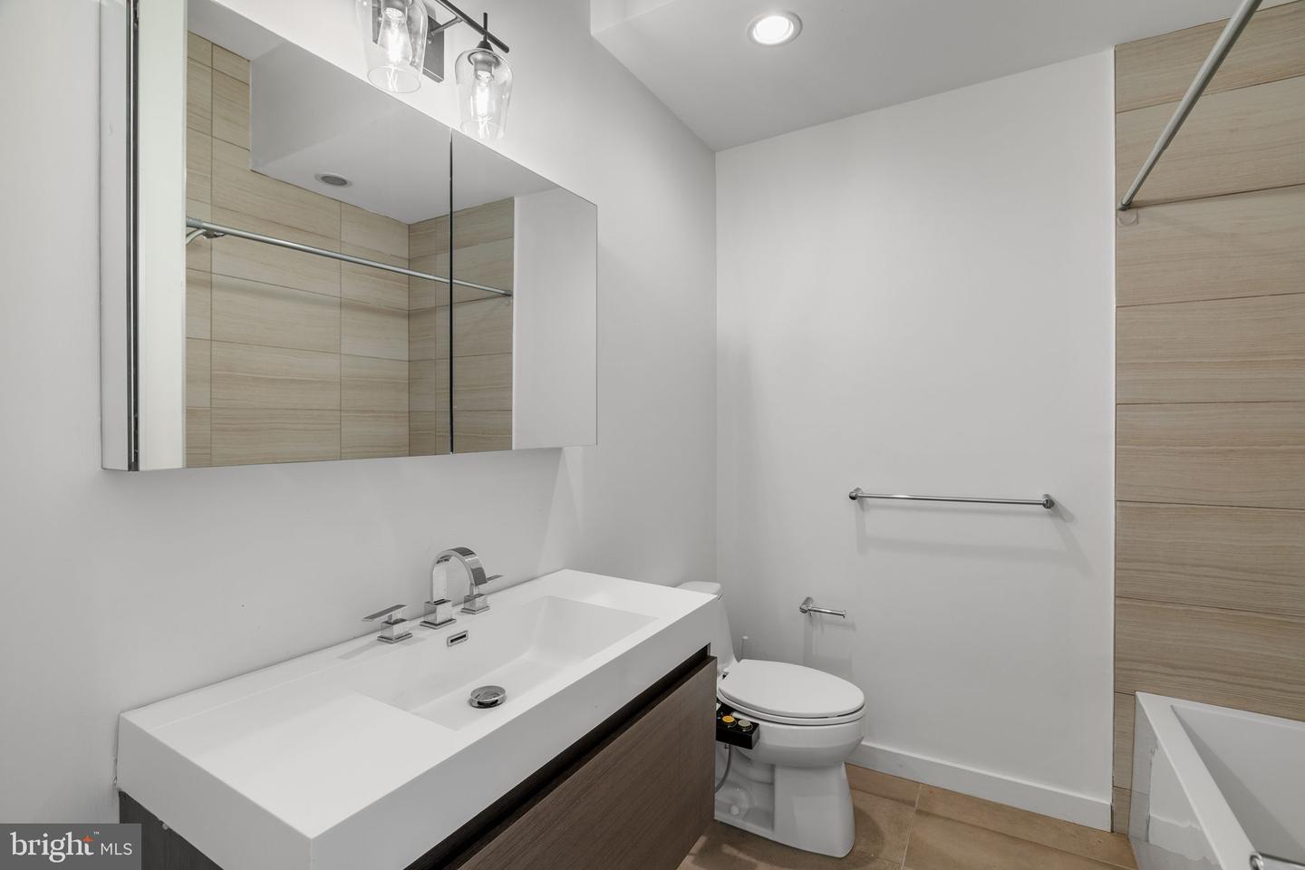 418 Wallace St Property Photo 15