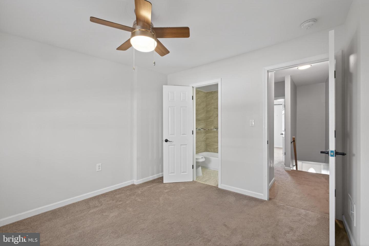 2211 E Harold St Property Photo 9