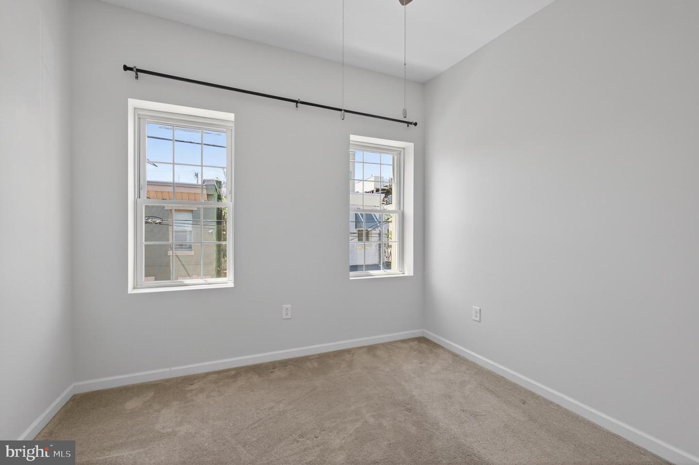 2211 E Harold St Property Photo 13