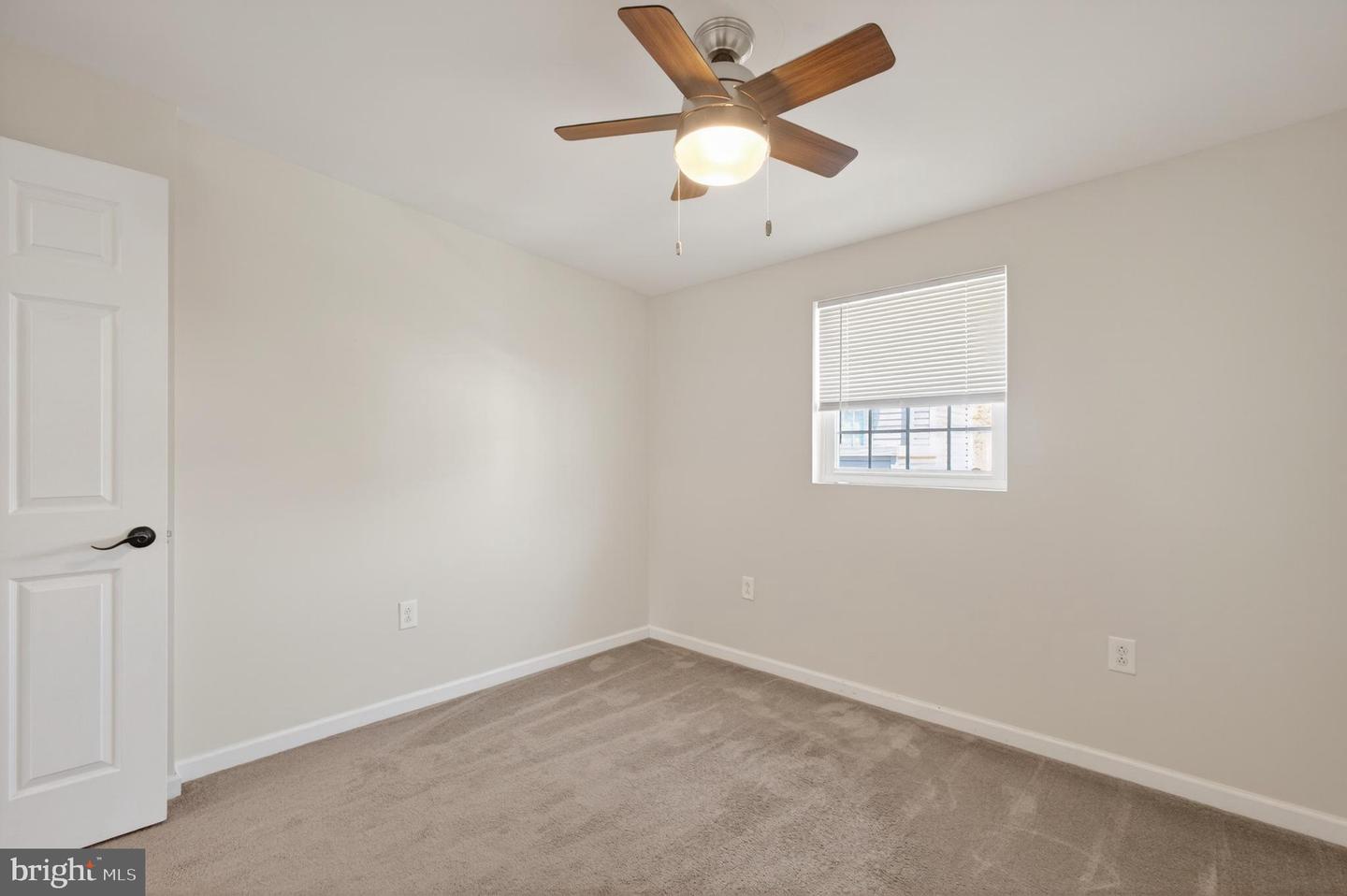 2211 E Harold St Property Photo 18