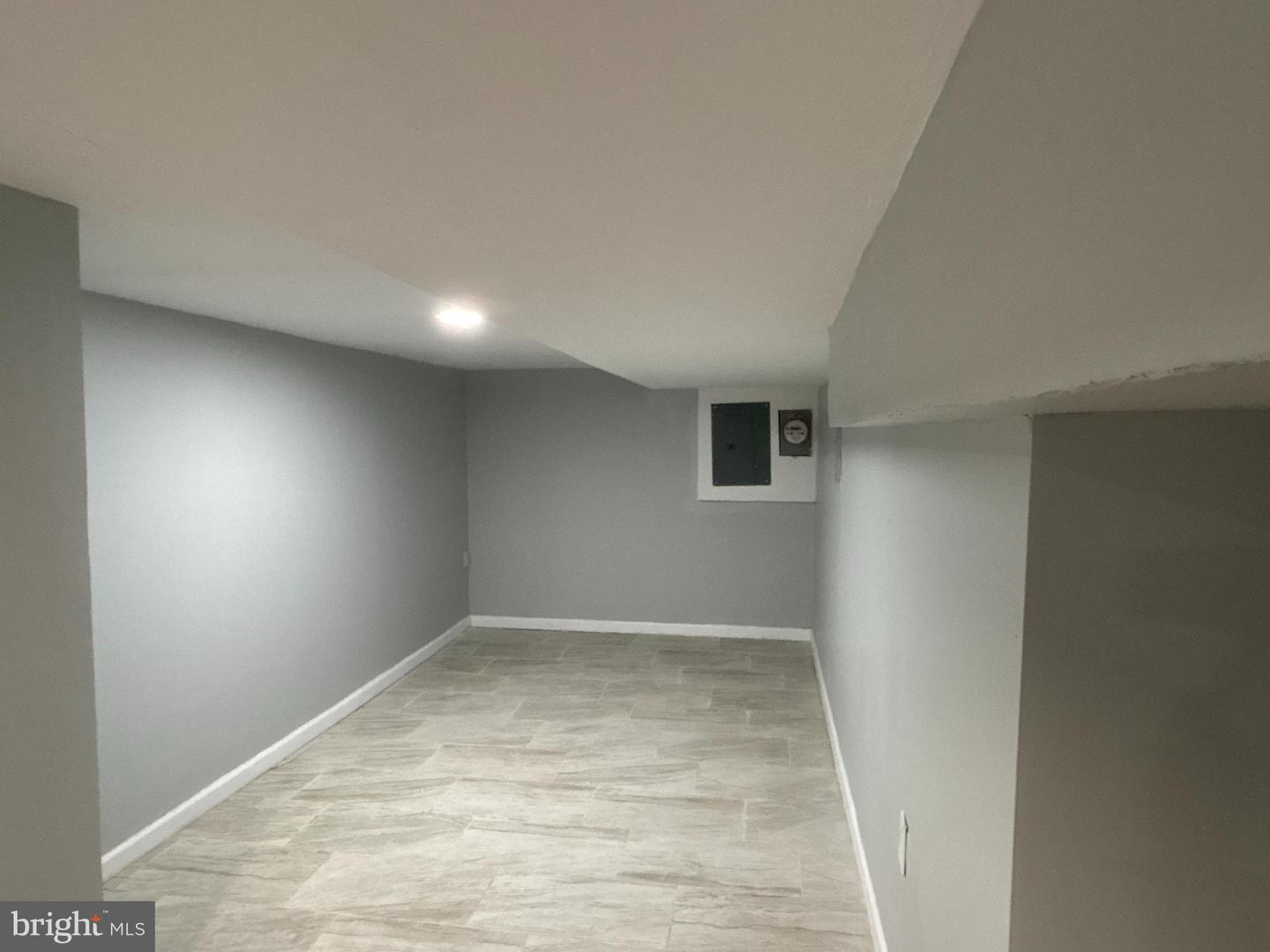 1718 N Dover St Property Photo 13