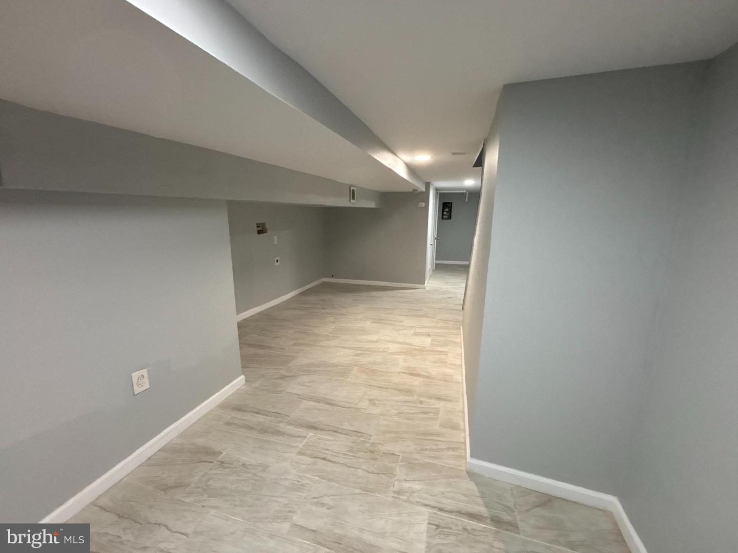 1718 N Dover St Property Photo 15